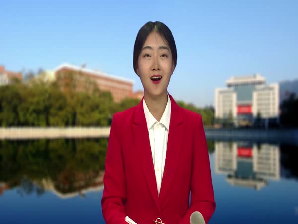 举行升旗仪式 庆祝新中国成立72周年